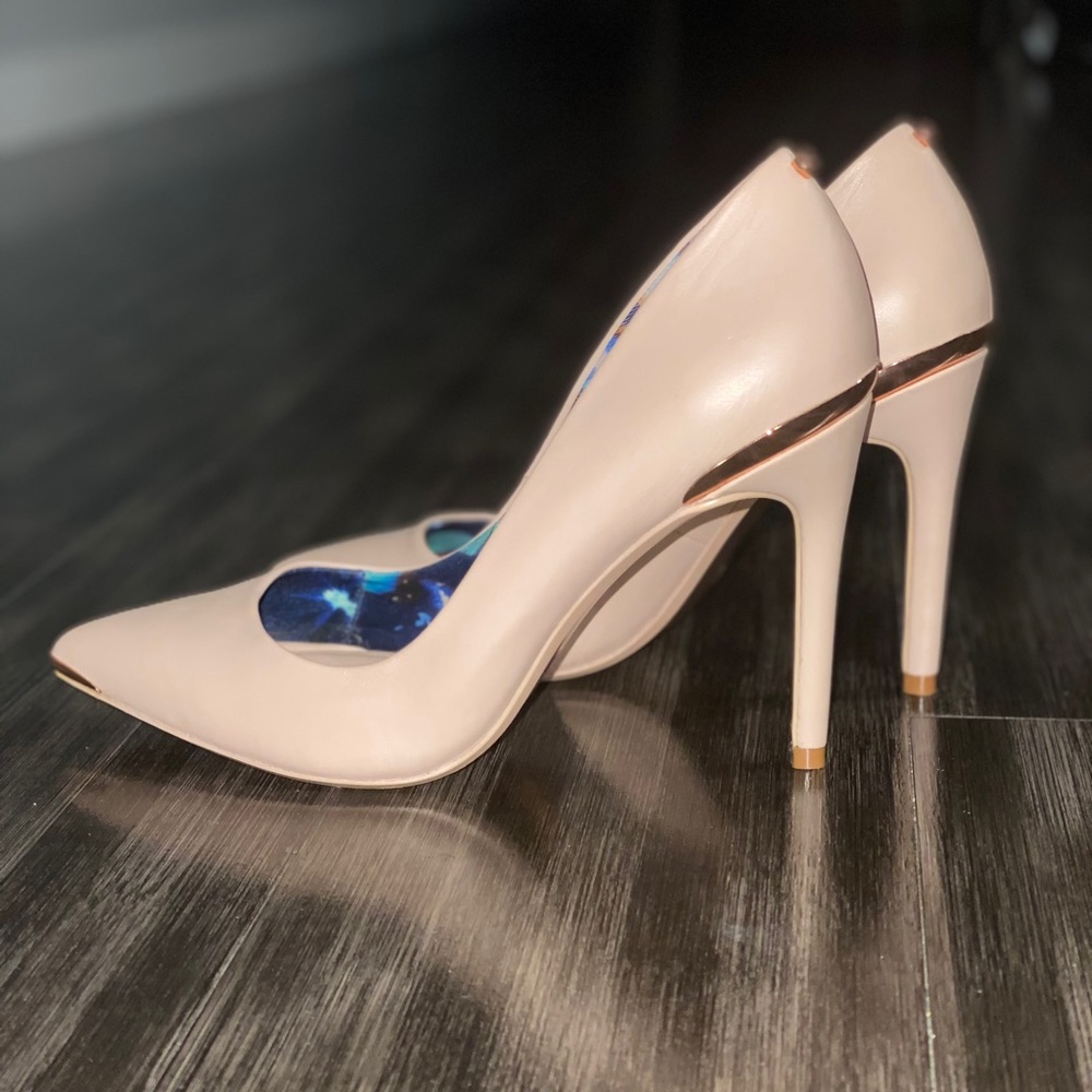 Ted Baker Pumps